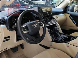 تۆیۆتا لاند کروزەر